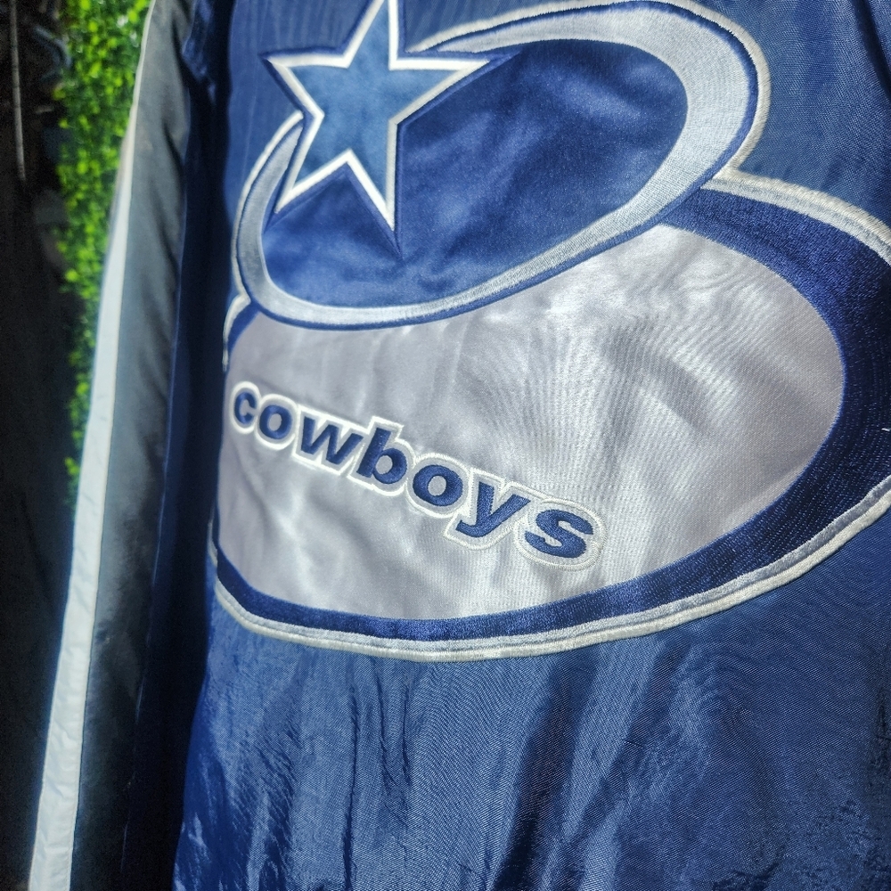 NFL Pro Line Authentic Coyboys Jacket Size 2 XL with velcro pocket closure - Picture 13 of 15